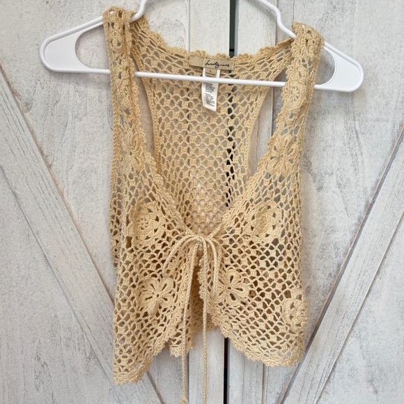 twenty one Tops - Twenty One Boho Crochet Open Front Vest Vest Top Women’s Size Large Beige
